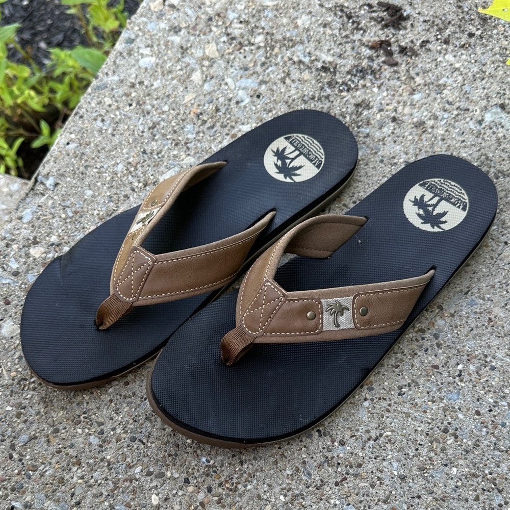 Margaritaville men’s flip flops size 12